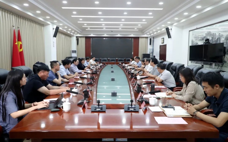 周波接待天津榮程祥泰投資控股集團(tuán)有限公司、天津東疆綜合保稅區(qū)、天津市海河產(chǎn)業(yè)基金管理有限公司負(fù)責(zé)人一行